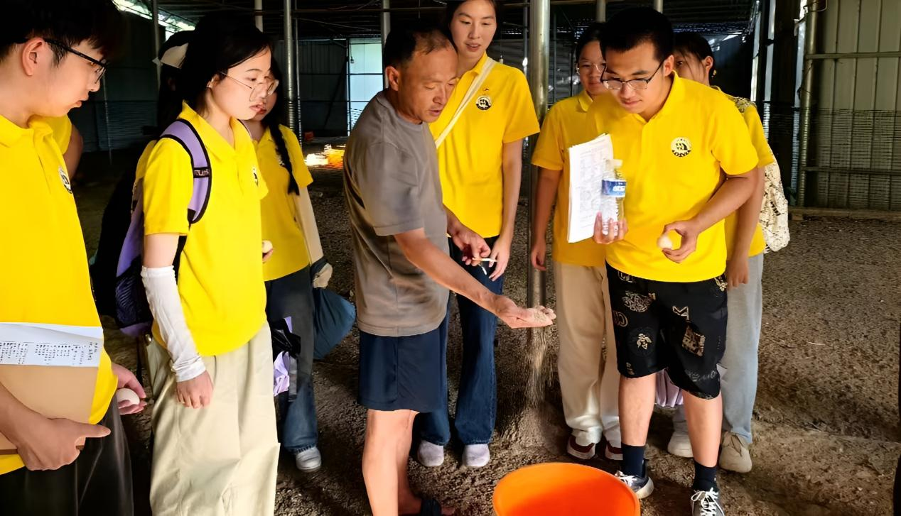 beat365中文唯一官网“追风青年”走进田间地头