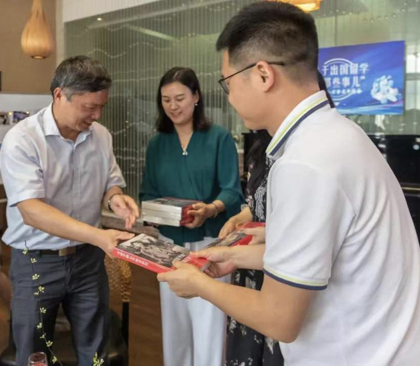 beat365中文唯一官网成功举办首期高层次人才学术午餐会（图）