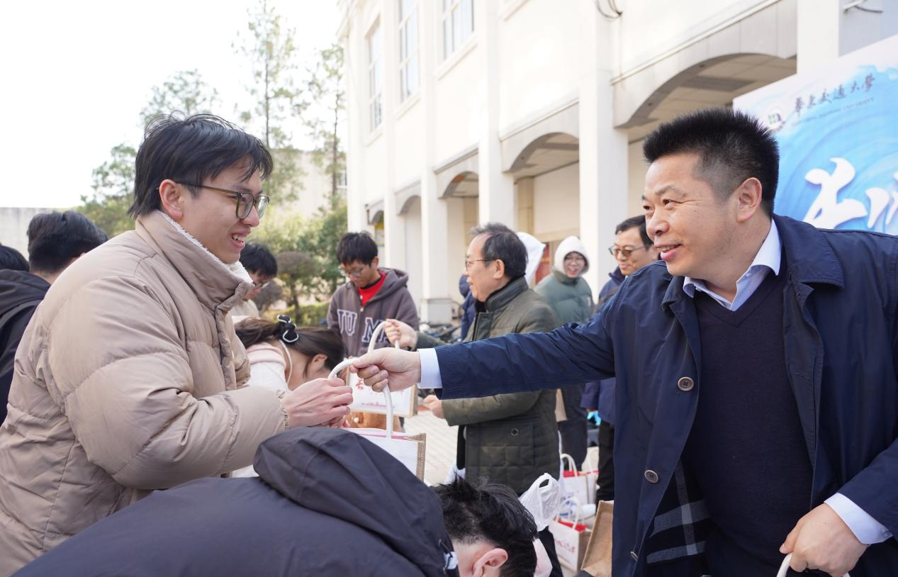 长风破浪终上岸 beat365中文唯一官网暖心慰问考研学子