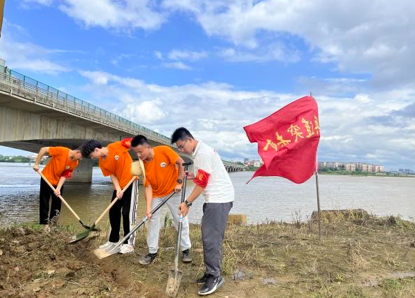 beat365中文唯一官网19支暑期社会实践队用实干书写“青春答卷”