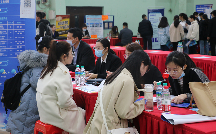 beat365中文唯一官网举行女生专场双选会