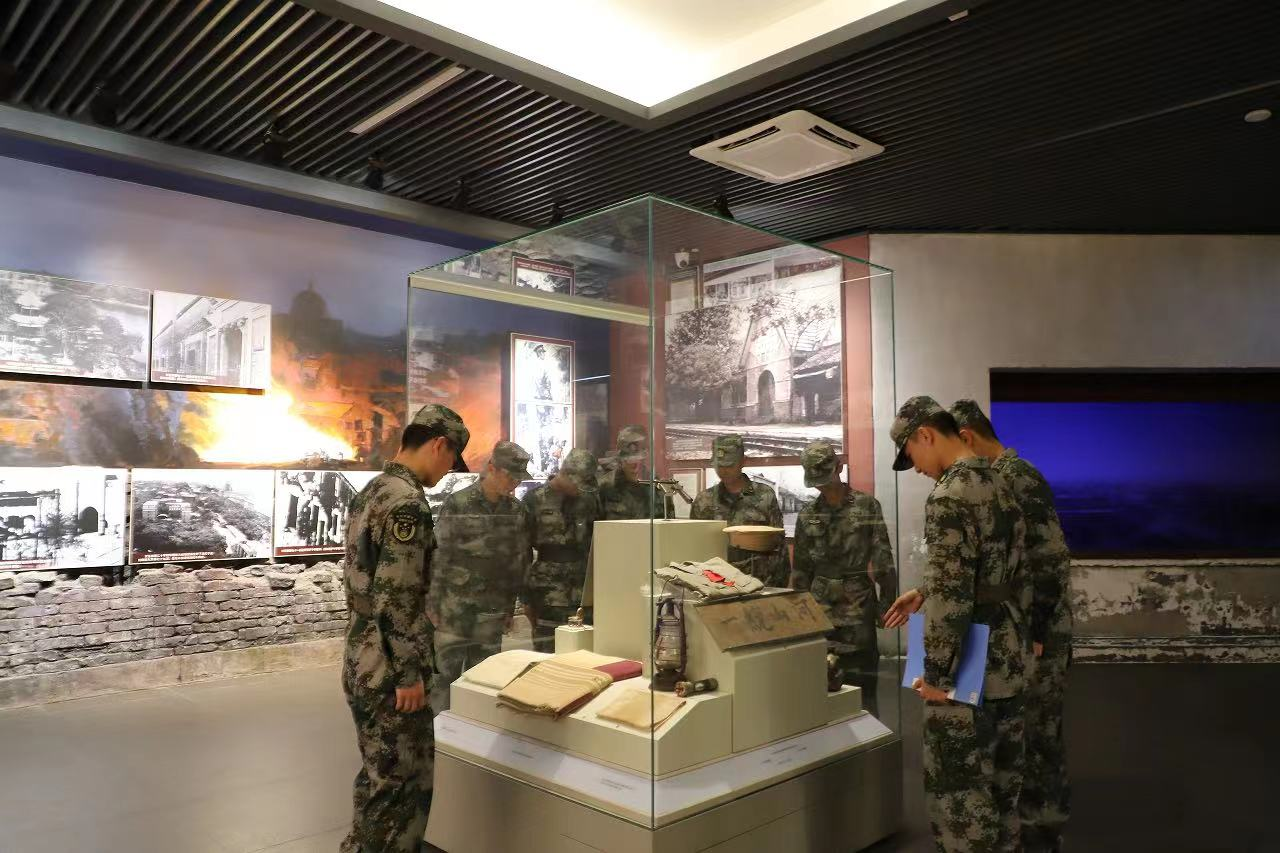 红色走读学思想 beat365中文唯一官网学生党员掀起主题教育热潮_fororder_图片6